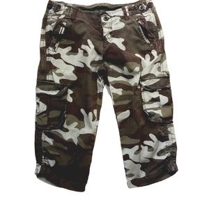 Gap green camouflage cargo Bermuda shorts pedal pusher capris Size 8